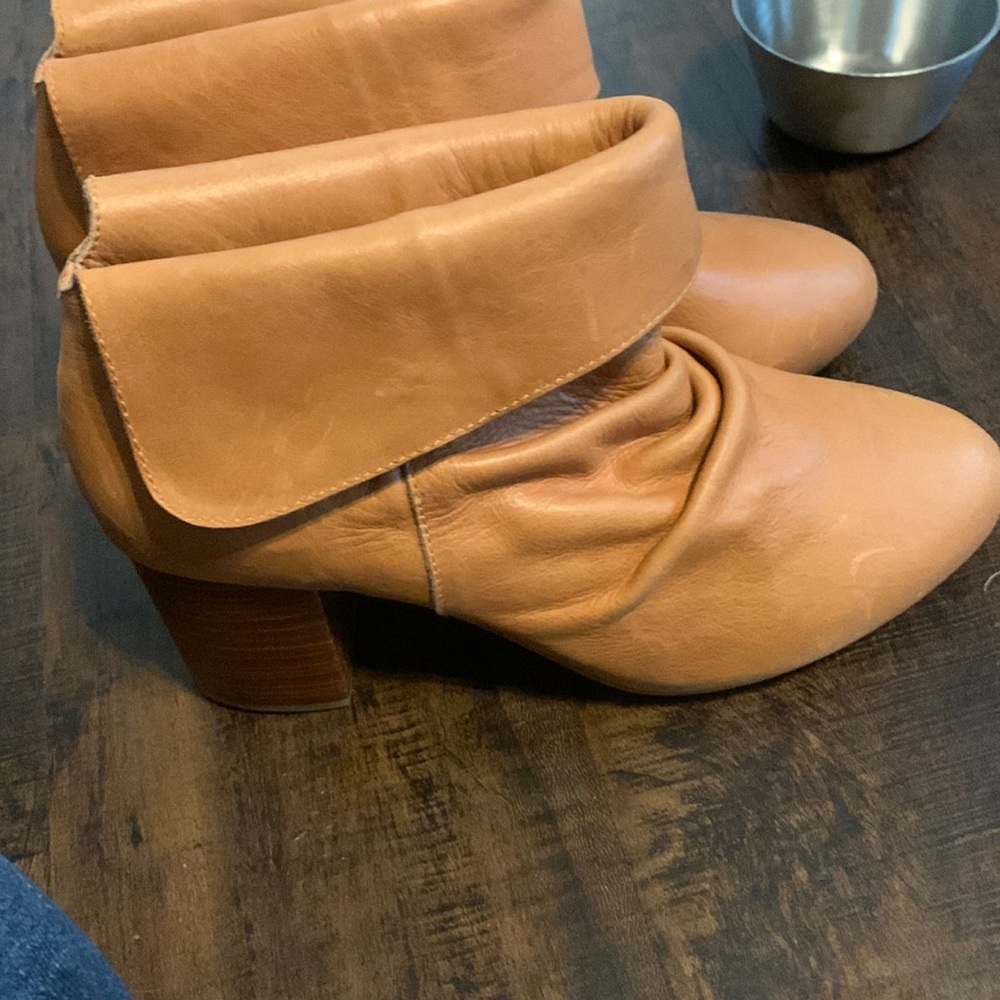 ELF NWT Handmade size 7.5